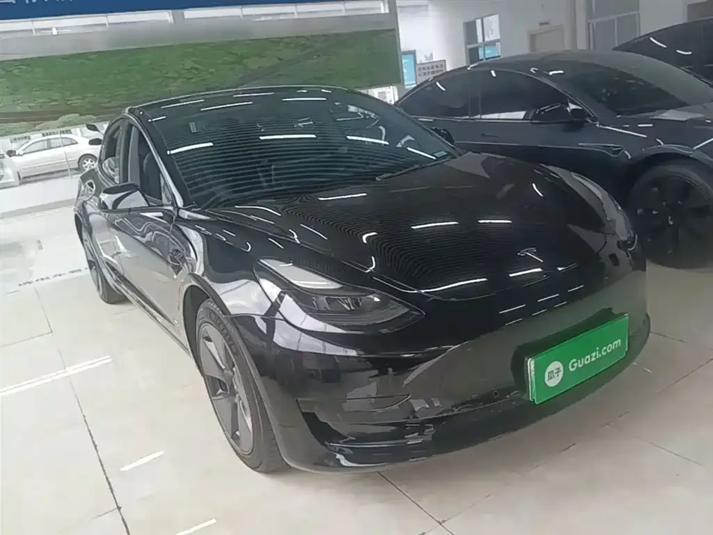 Tesla Model 3 — фото 10