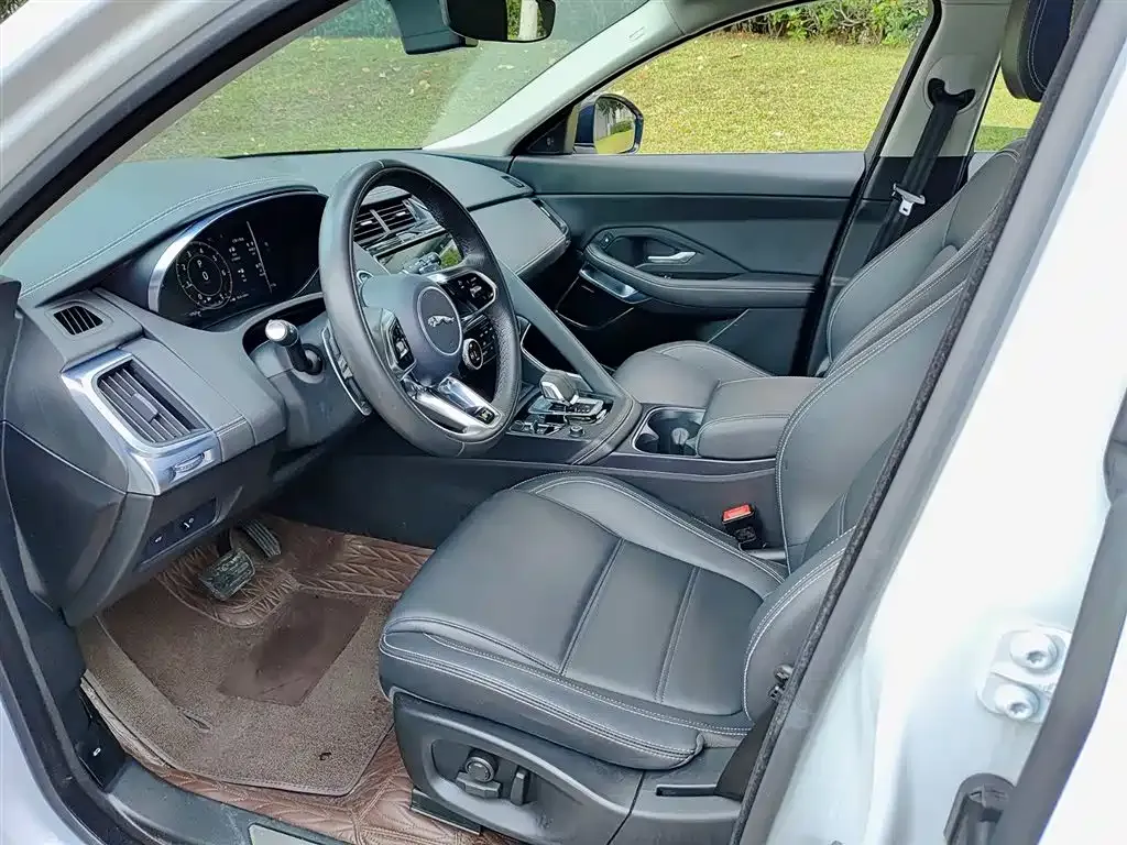 Jaguar E-PACE 2025 из CN, фото 3
