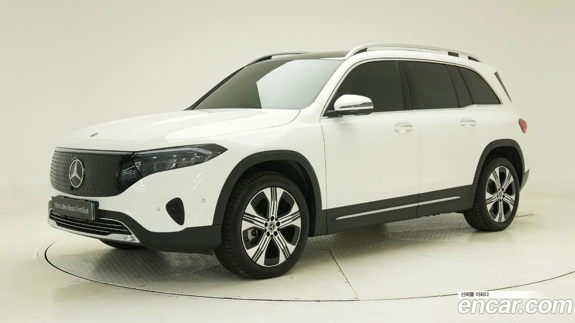 Mercedes-Benz EQB — фото 1