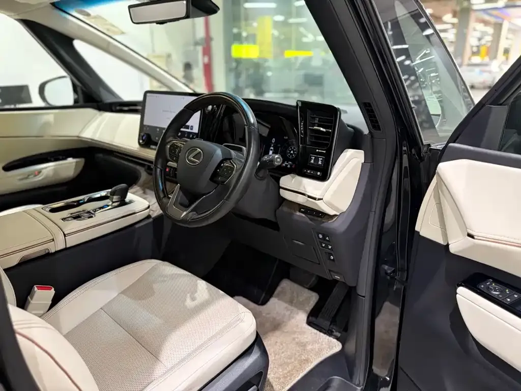 Lexus LM 2026 из CN, фото 5