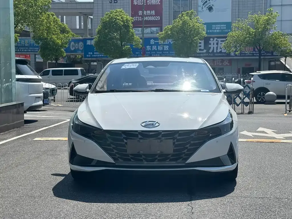 Hyundai Elantra — фото 10