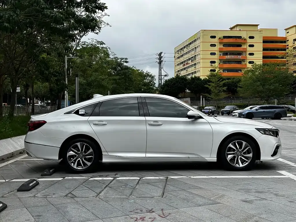 Honda Inspire — фото 8