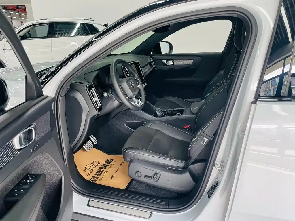 Volvo XC40 NEV 2022 из CN, фото 2
