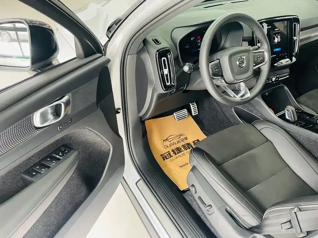 Volvo XC40 NEV 2022 из CN, фото 8