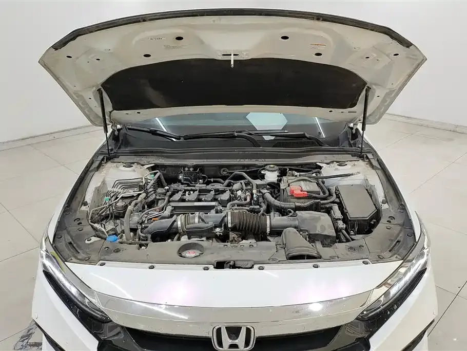 Honda Accord — фото 9