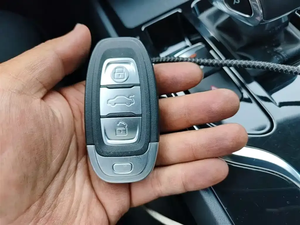 Hongqi E-QM5 2023 из CN, фото 7