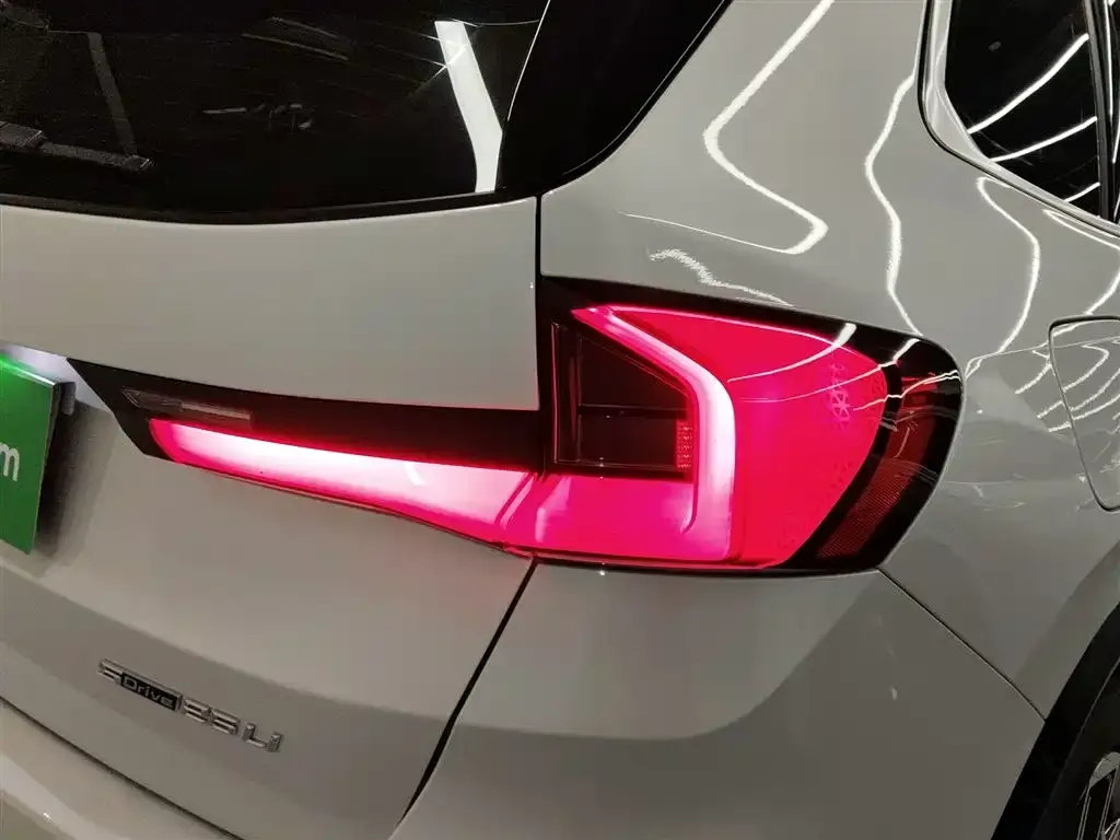 BMW X1 — фото 10