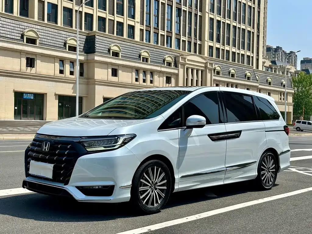 Honda Elysion — фото 1