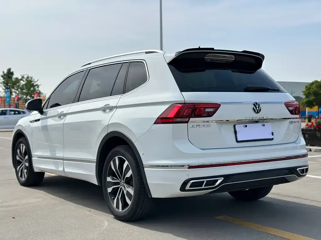 Volkswagen Tiguan L — фото 6