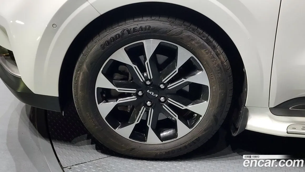 Kia Carnival 2023 из KR, фото 2