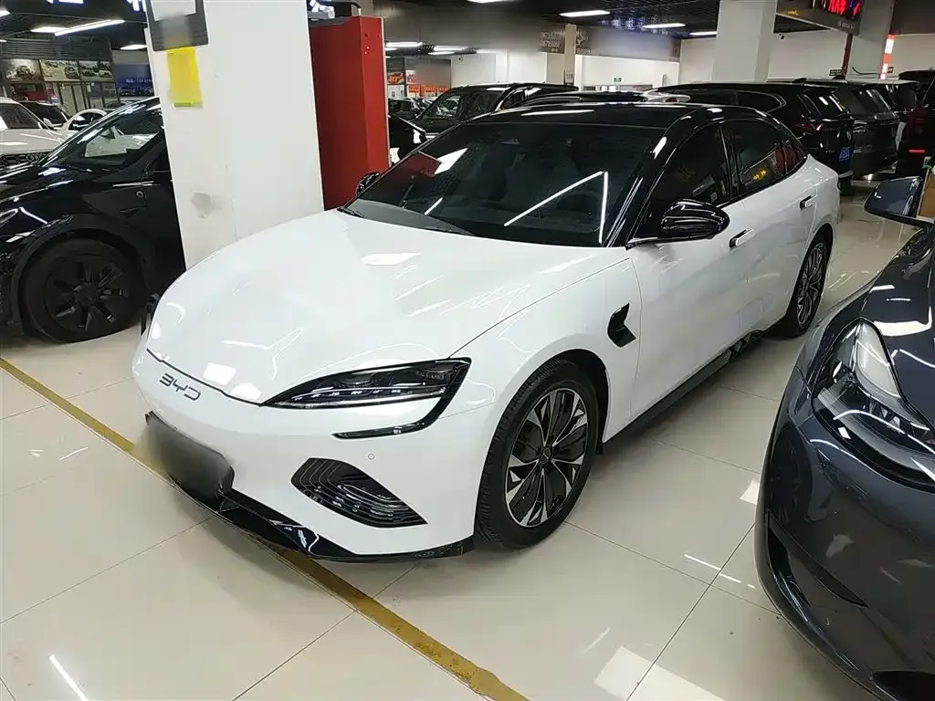 BYD Seal — фото 1