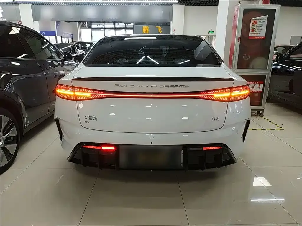 BYD Seal — фото 5