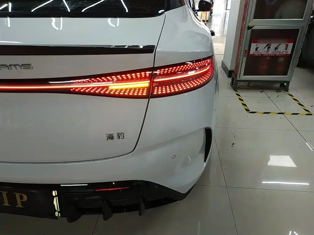 BYD Seal — фото 2