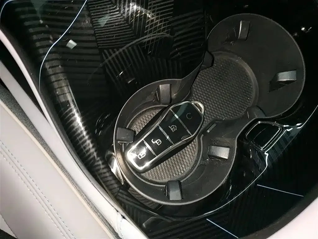 BYD Seal — фото 8