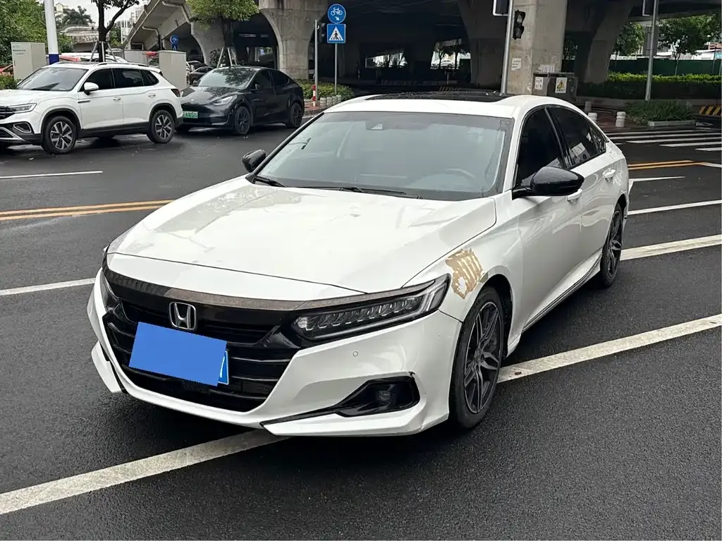 Honda Accord — фото 1