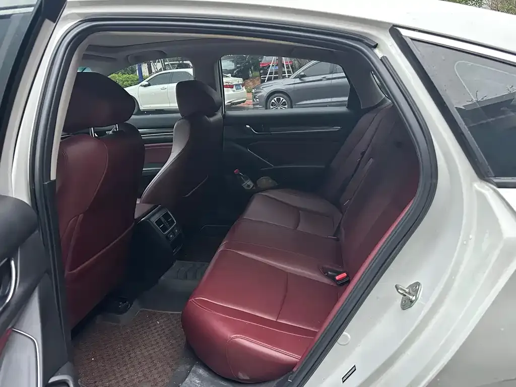 Honda Accord — фото 3