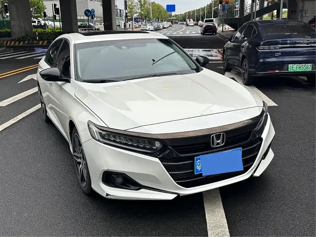 Honda Accord — фото 10
