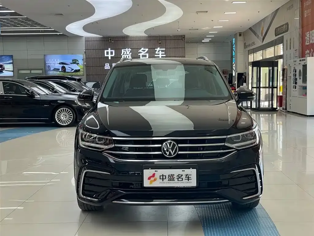 Volkswagen Tiguan L — фото 3