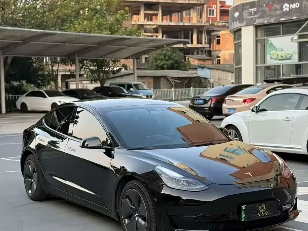 Tesla Model 3 — фото 8