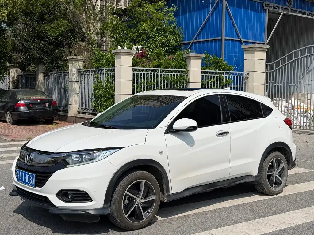 Honda Vezel — фото 1
