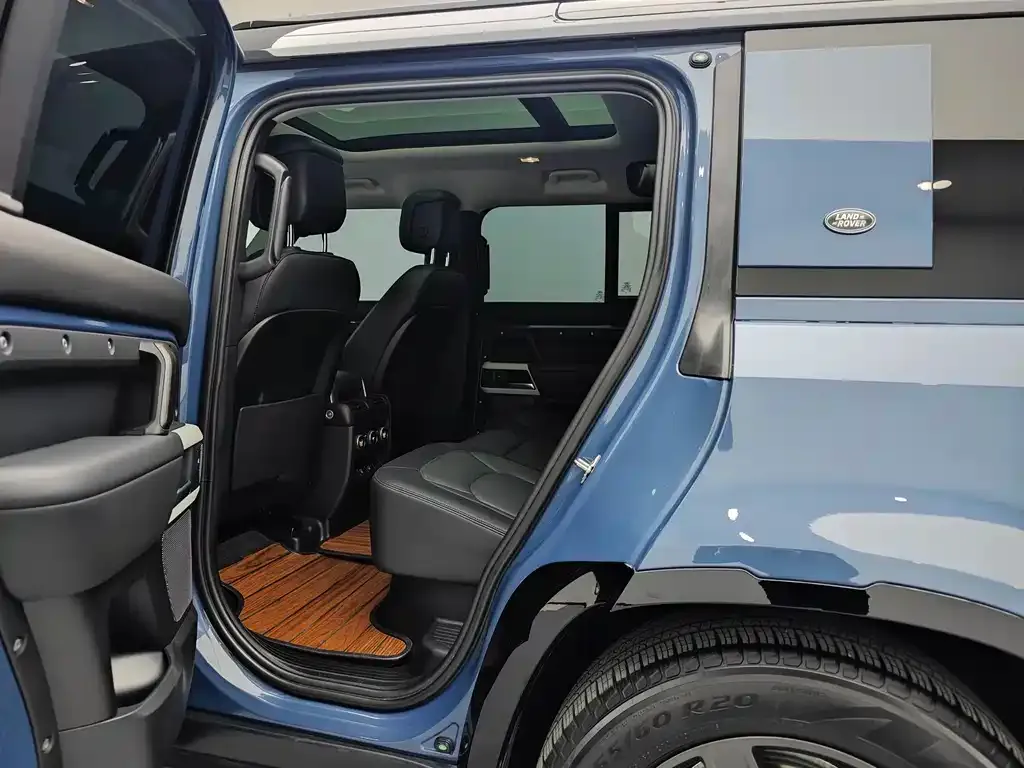 Land Rover Defender — фото 9