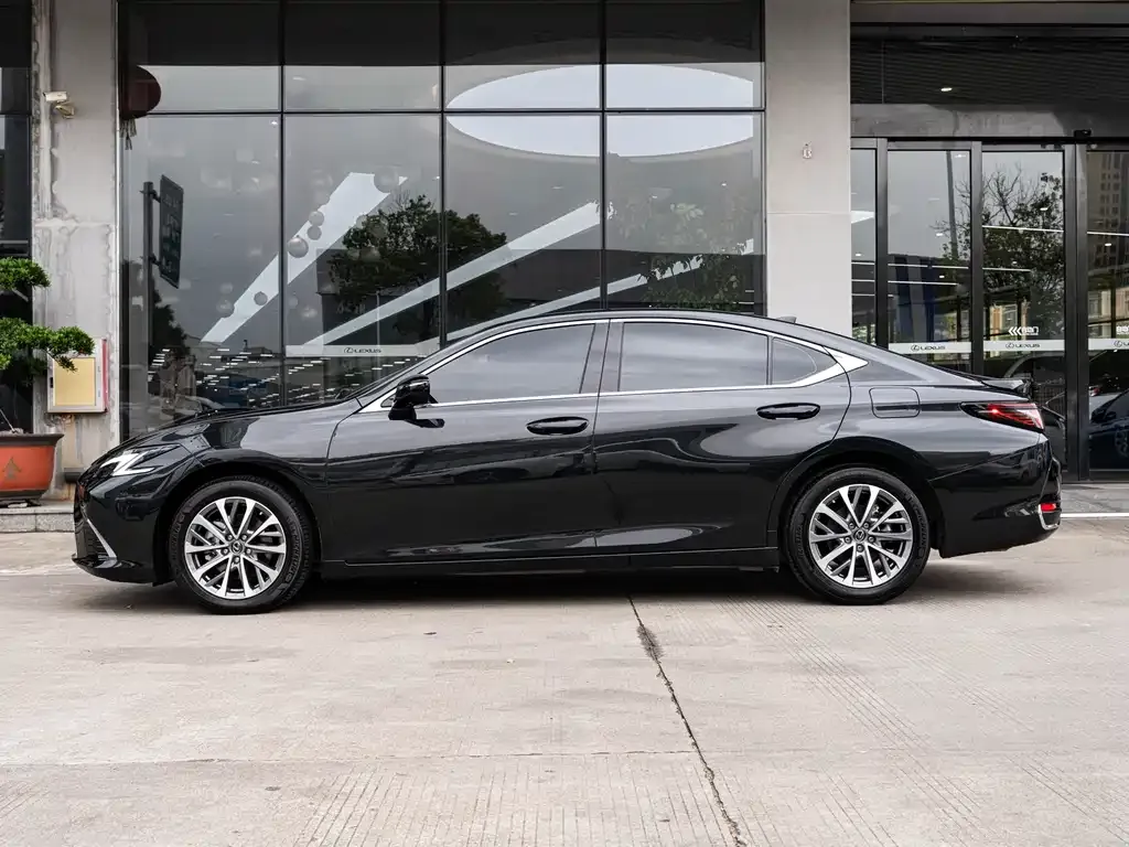 Lexus ES — фото 4