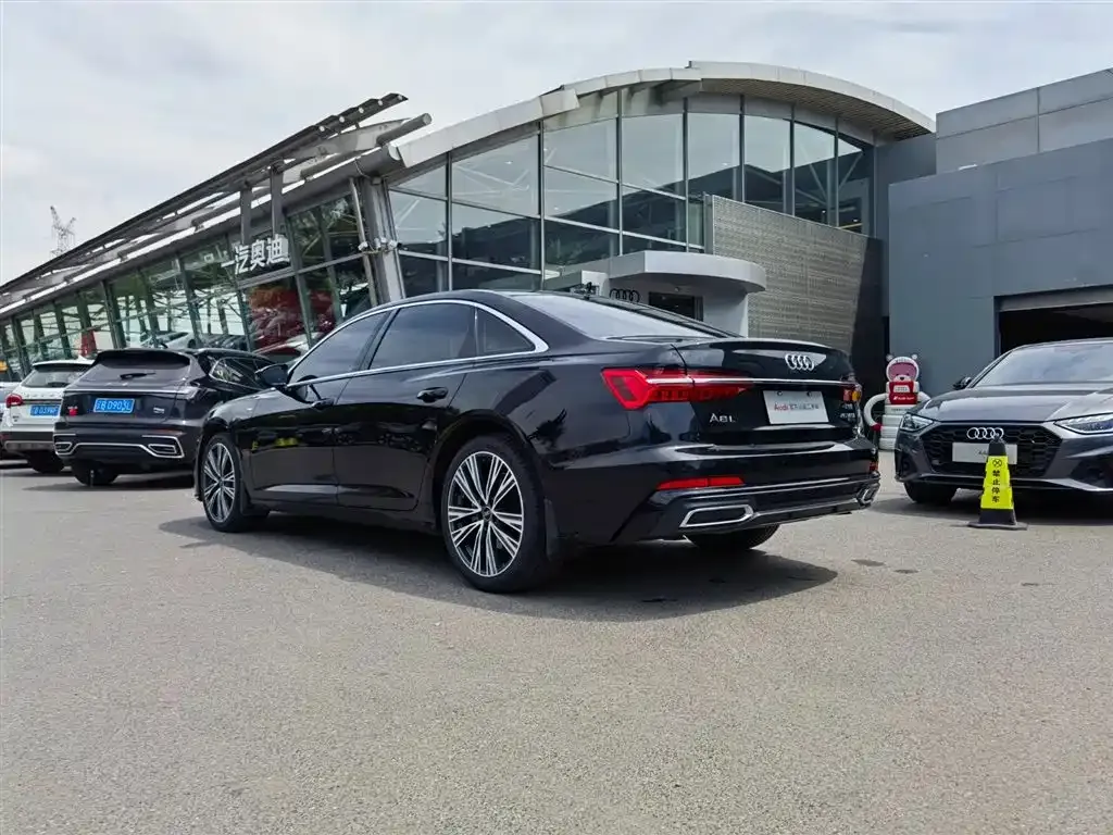 Audi A6L 2022 из CN, фото 9