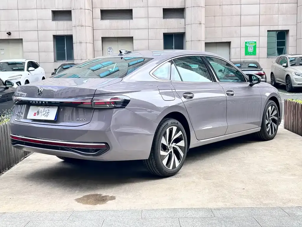 Volkswagen Passat — фото 2