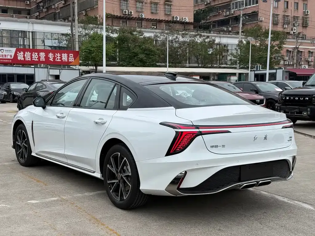 Hongqi H6 — фото 10