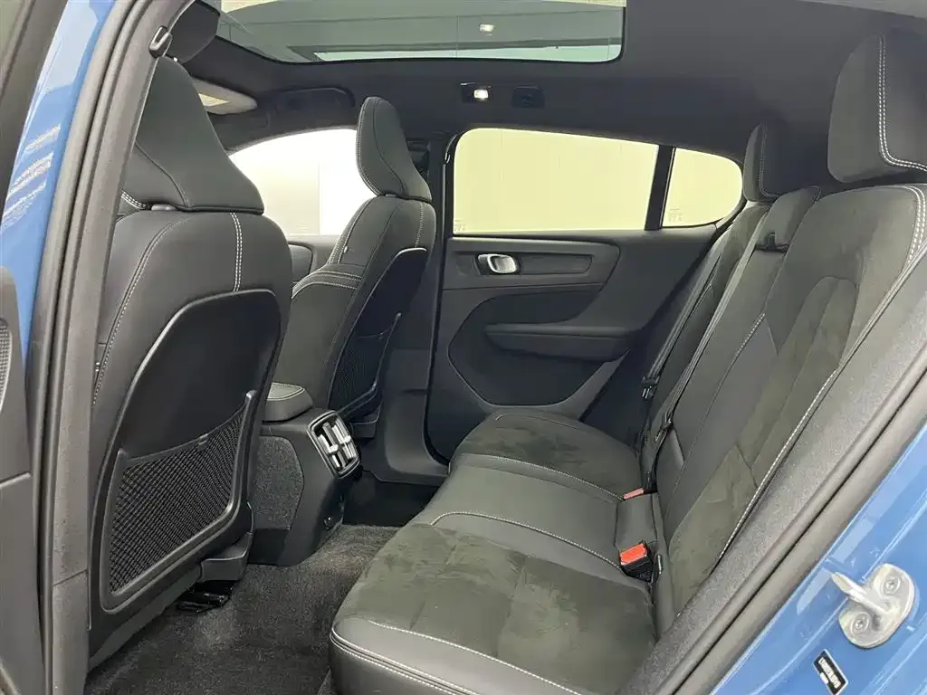 Volvo C40 2024 из CN, фото 7