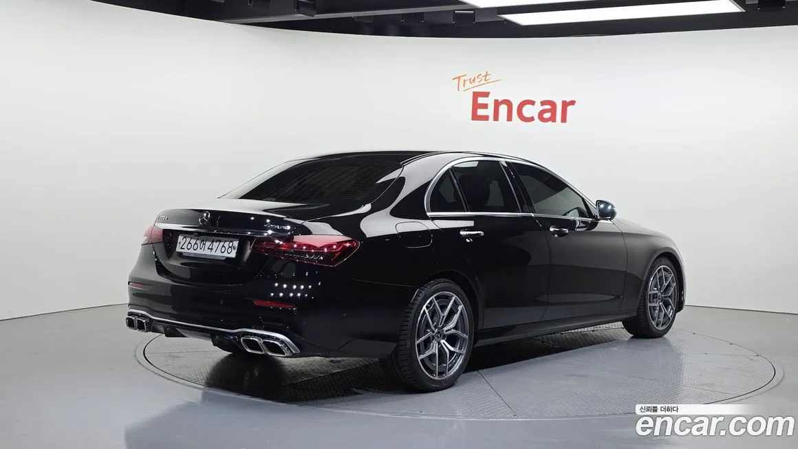 Mercedes-Benz E-Class — фото 2