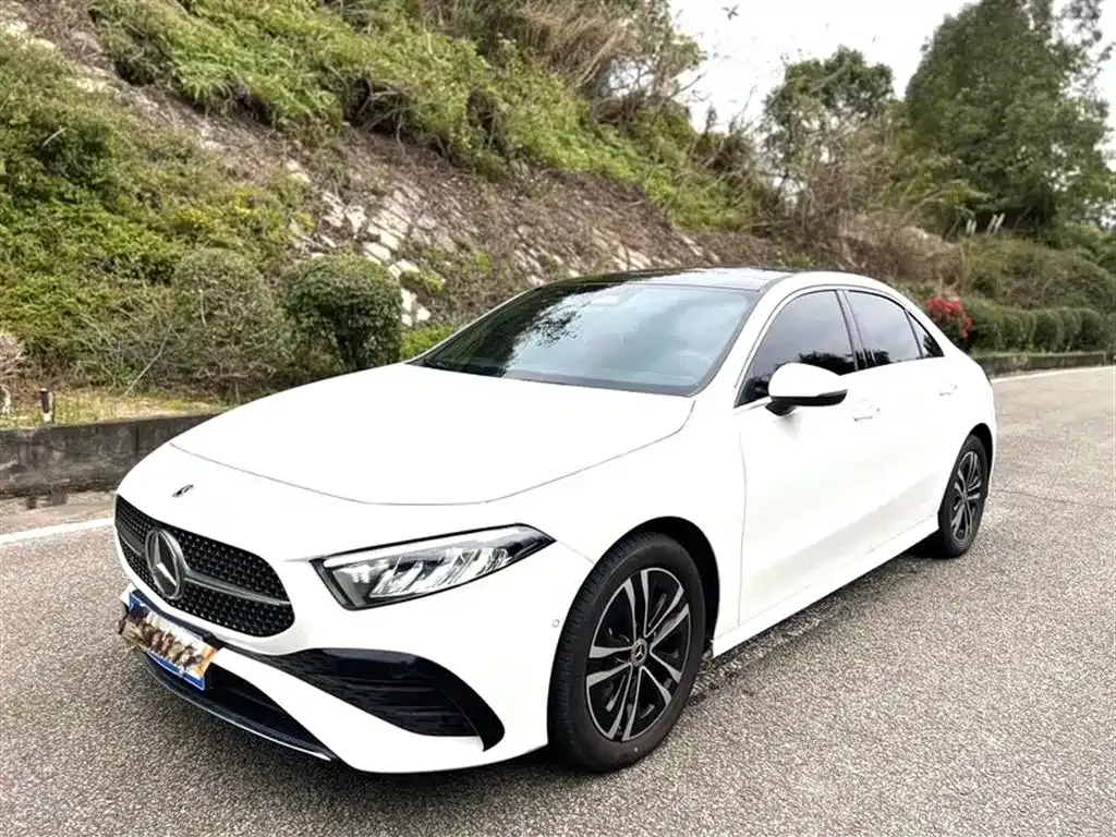 Mercedes-Benz A-Class 2024 из CN, фото 1