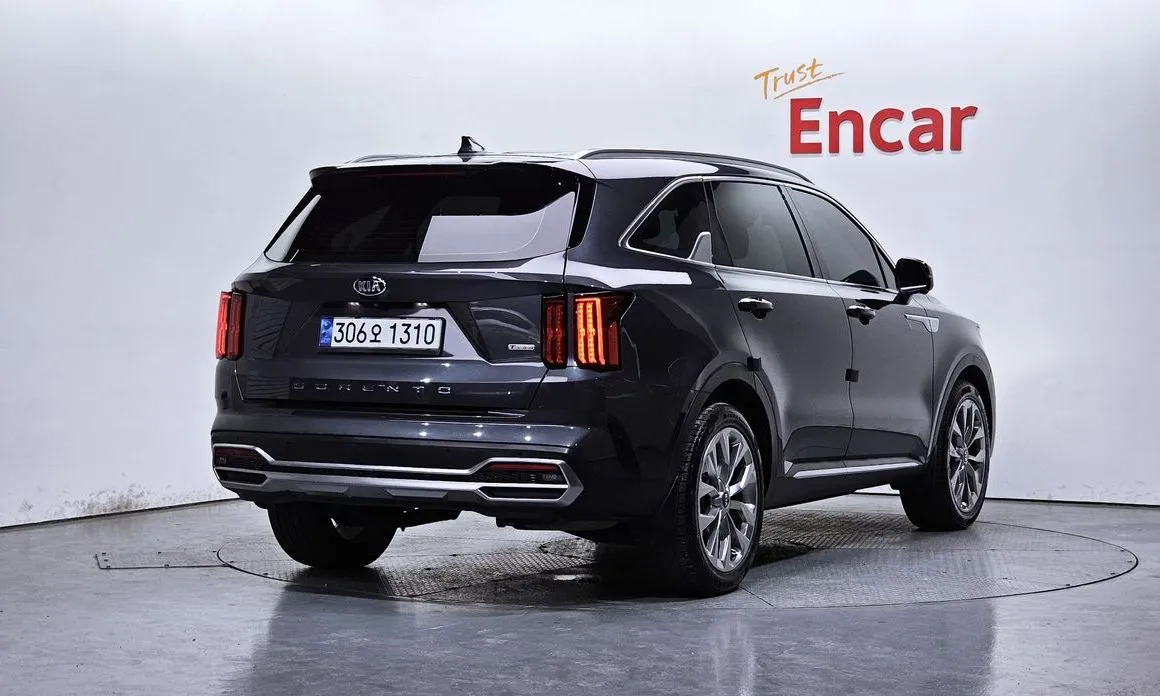 Kia Sorento — фото 7