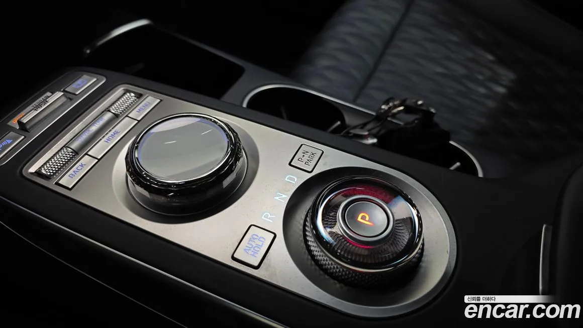 Genesis GV70 — фото 2