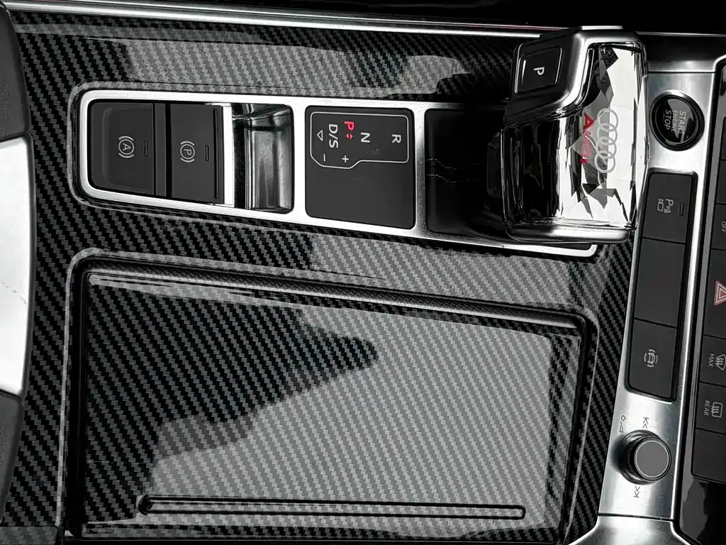 Audi A6L — фото 9