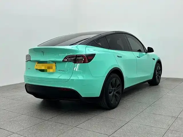 Tesla Model Y — фото 8