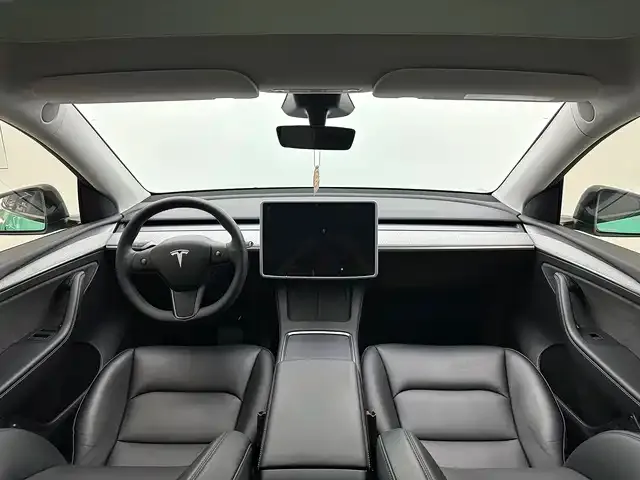 Tesla Model Y — фото 6