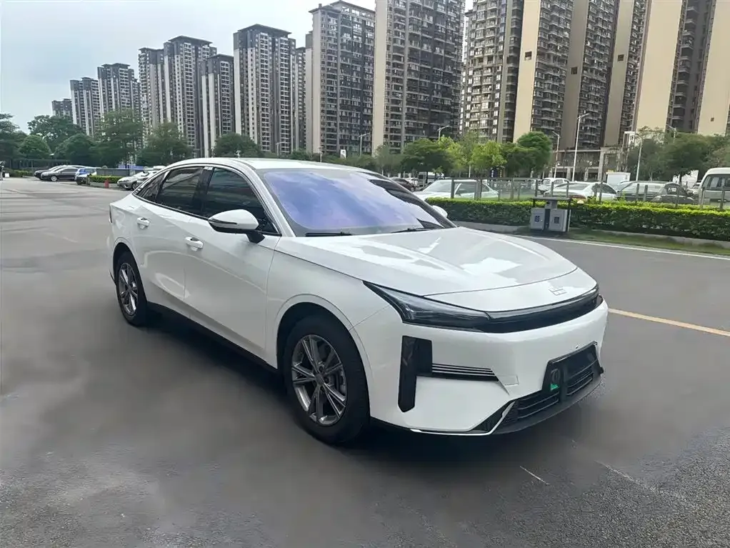 Geely Galaxy L6 — фото 4