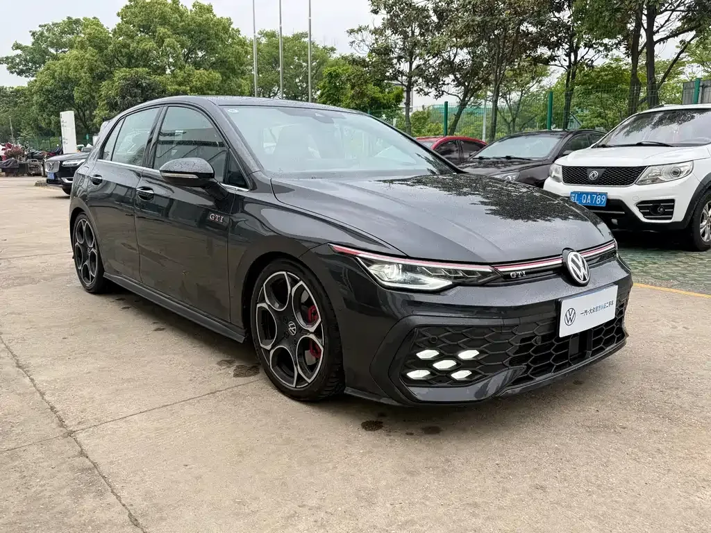 Volkswagen Golf GTI — фото 10