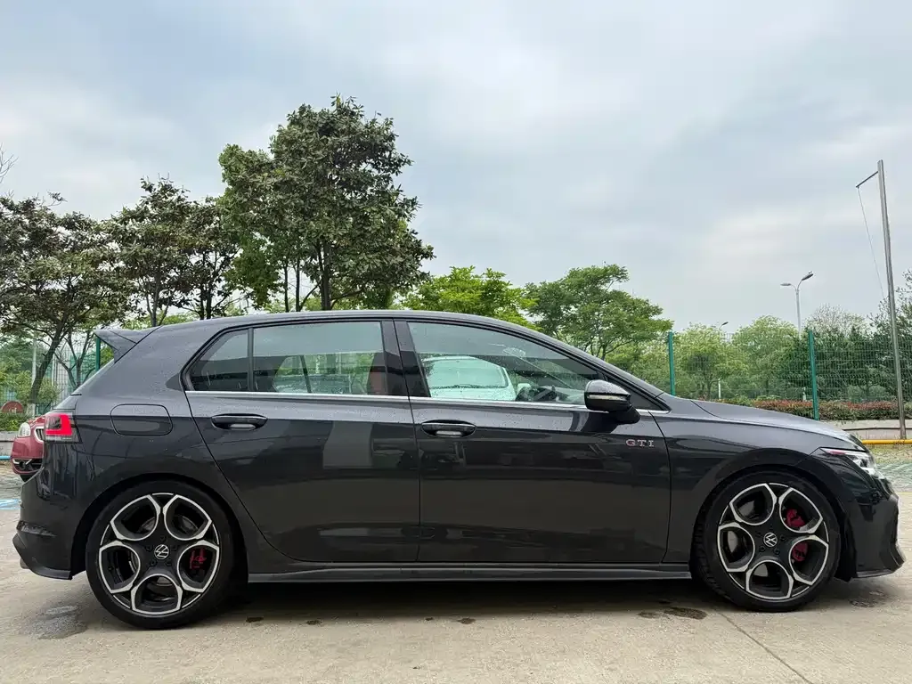 Volkswagen Golf GTI — фото 8