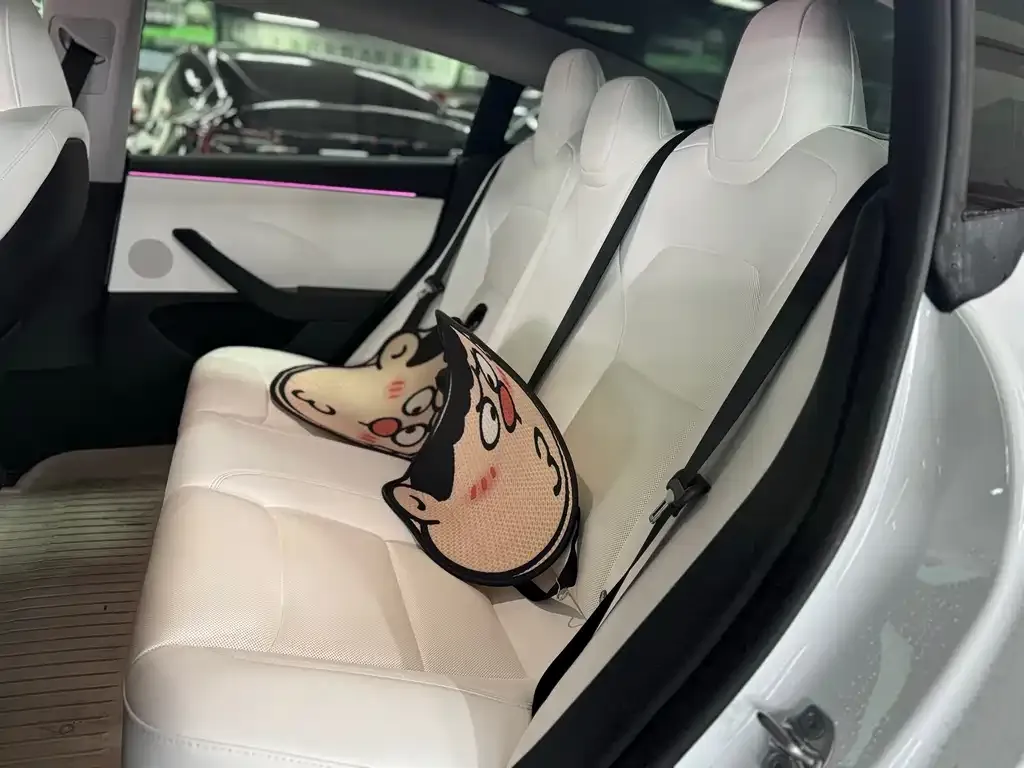Tesla Model 3 — фото 4