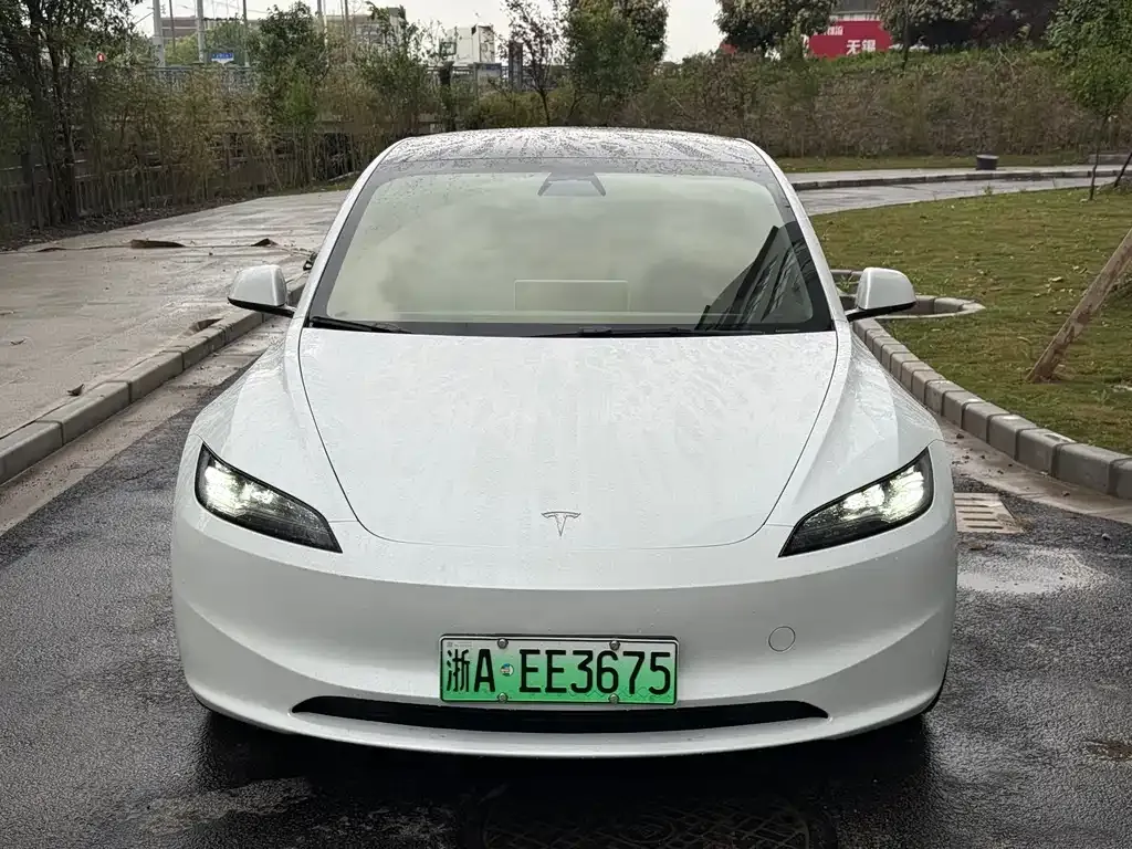 Tesla Model 3 — фото 5