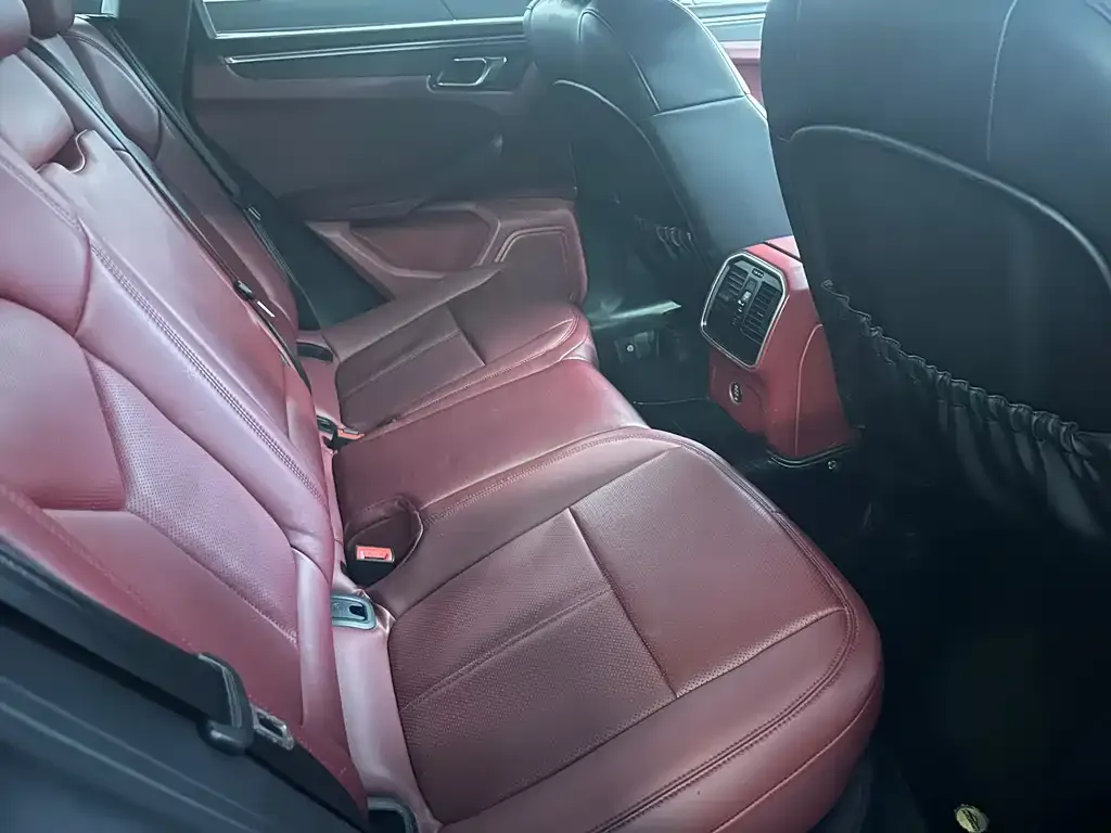 Porsche Macan 2021 из CN, фото 3