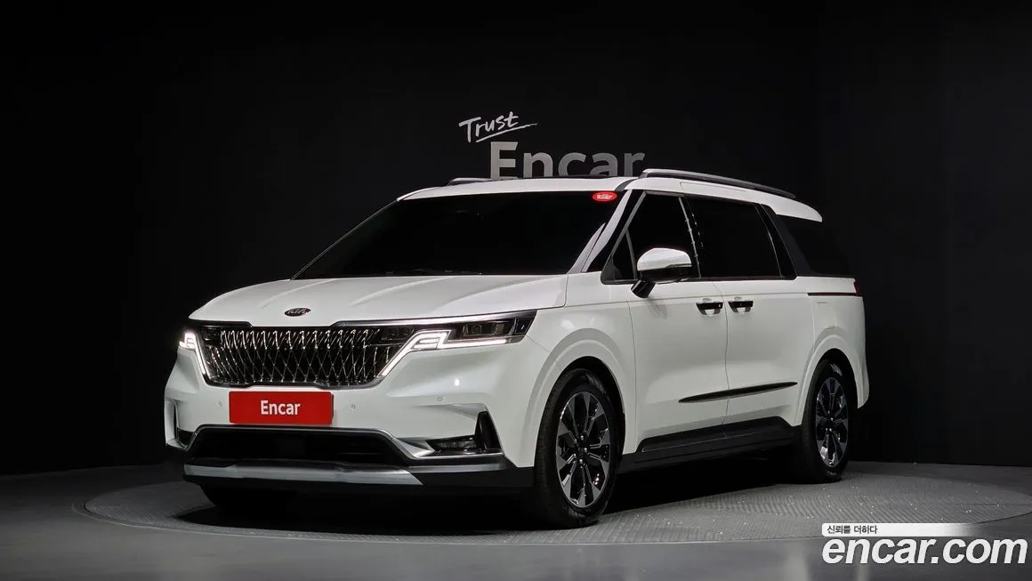 Kia Carnival — фото 1