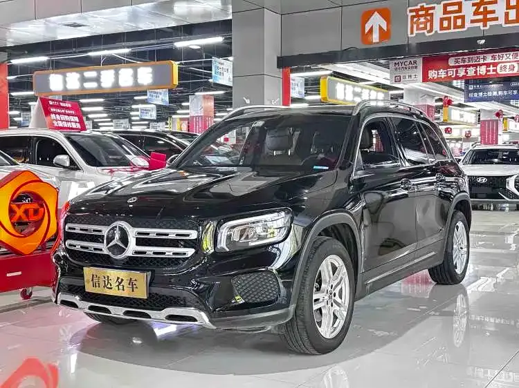 Mercedes-Benz GLB — фото 1