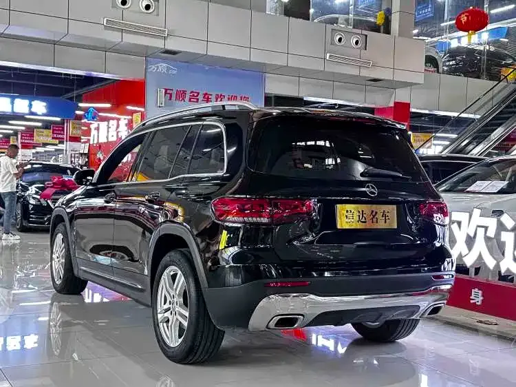 Mercedes-Benz GLB — фото 10