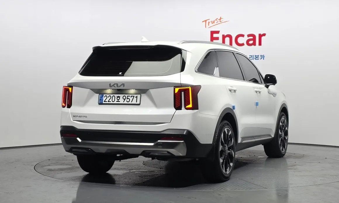 Kia Sorento — фото 8