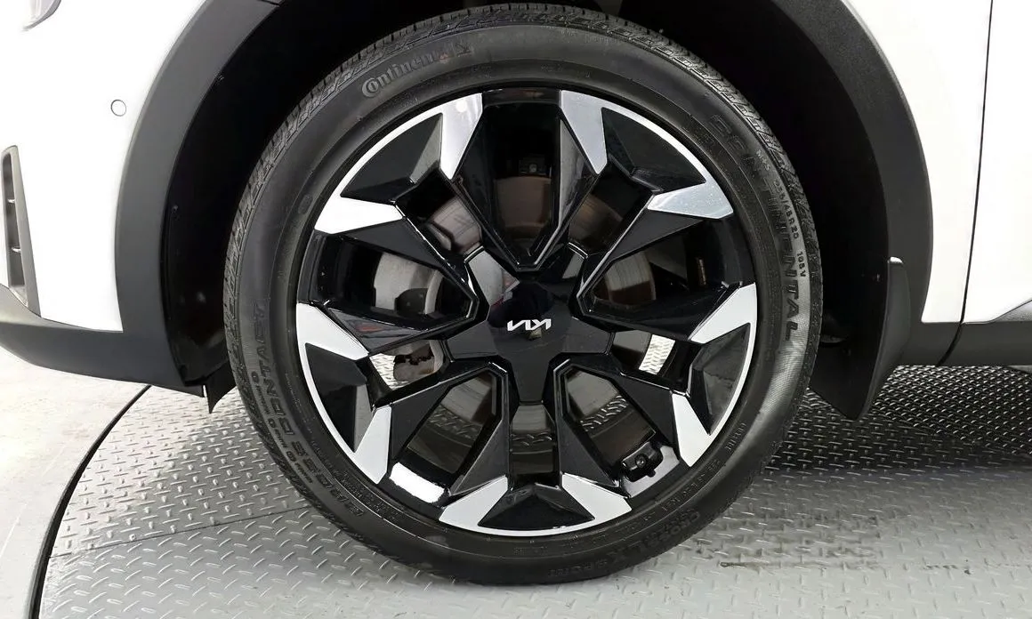 Kia Sorento — фото 6
