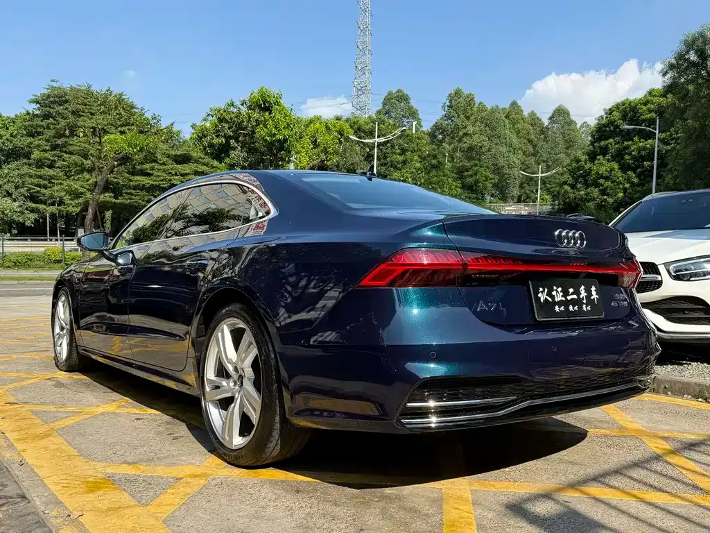 Audi A7L — фото 2