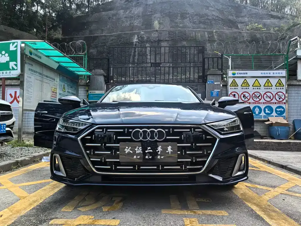 Audi A7L — фото 5